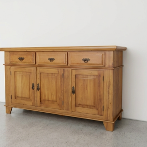 buffet de madeira tradicional 1.50 x 0.50 x 0.90 BF45