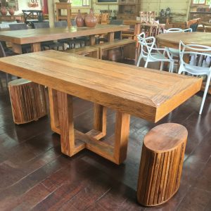 Mesa de Madeira modelo MJ22
