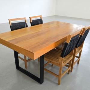 Mesa de Madeira modelo MJ09
