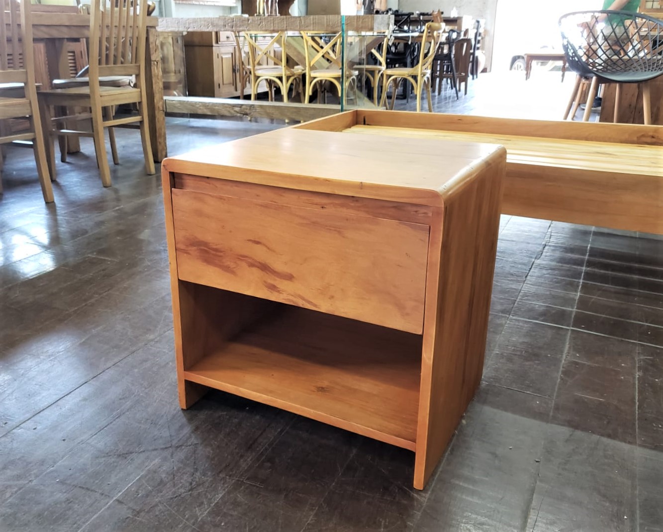 Mesa de Cabeceira modelo CR19 - Imagem 4