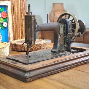 Maquina de Costura Antiga AD70S