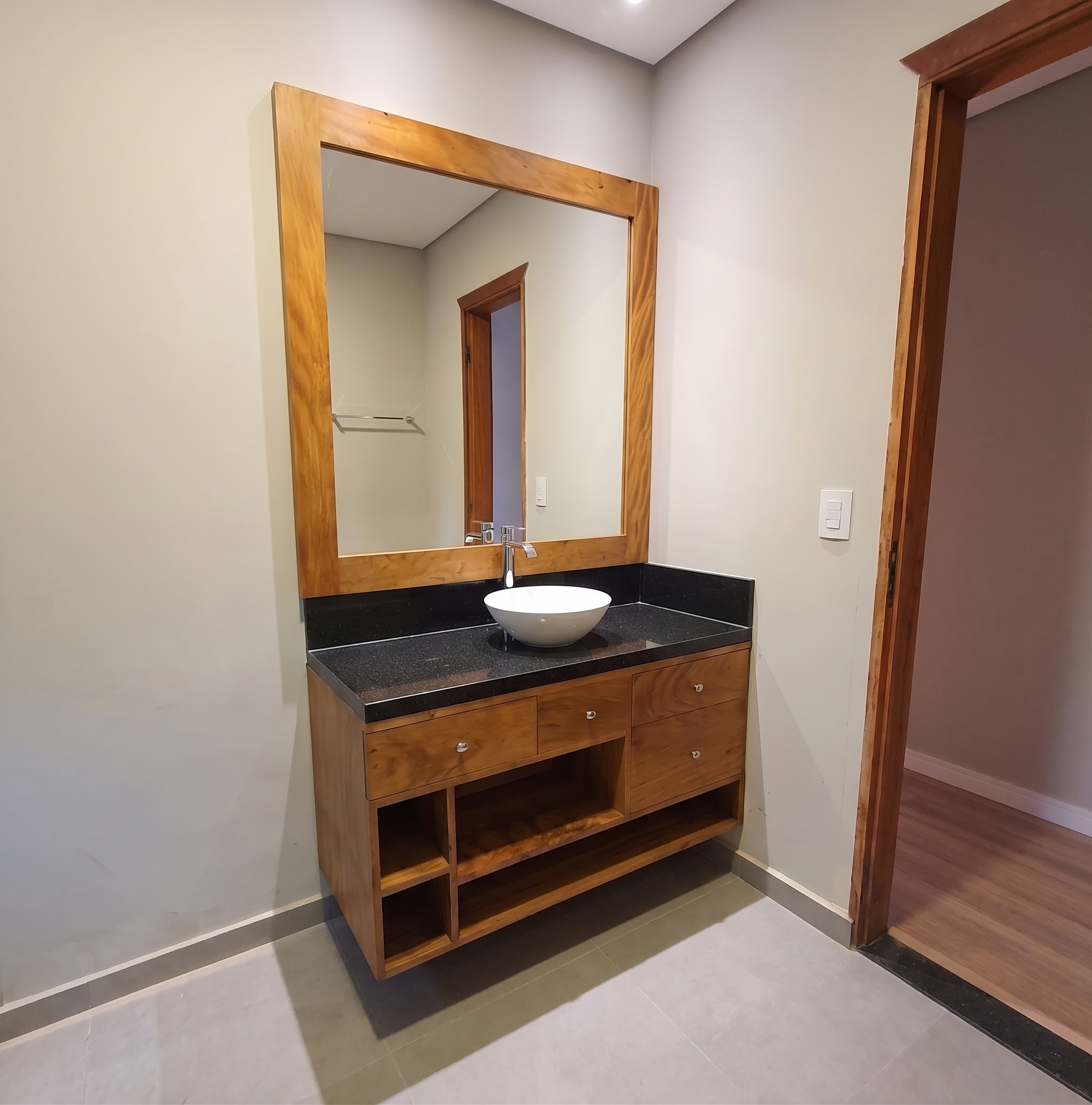 Gabinete para Banheiro modelo GB44 - Imagem 2