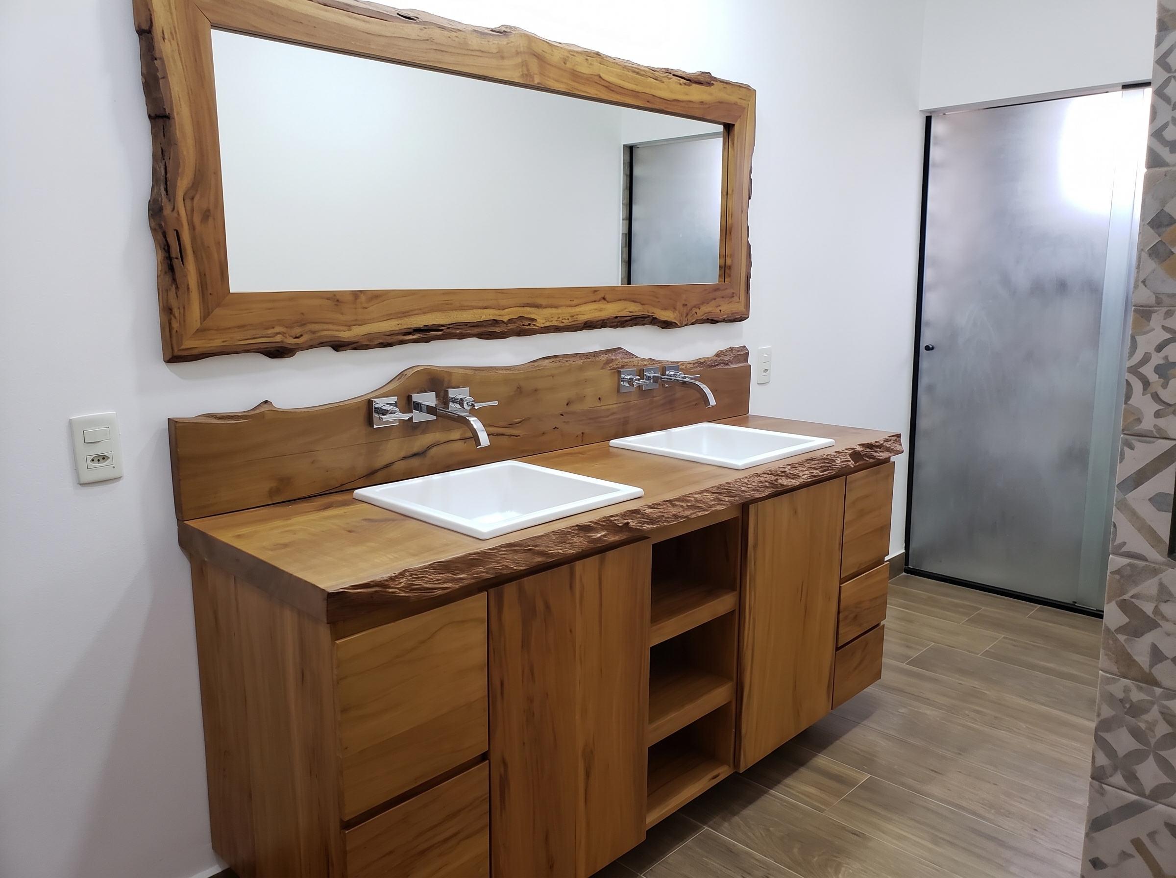 Gabinete para Banheiro modelo GB10