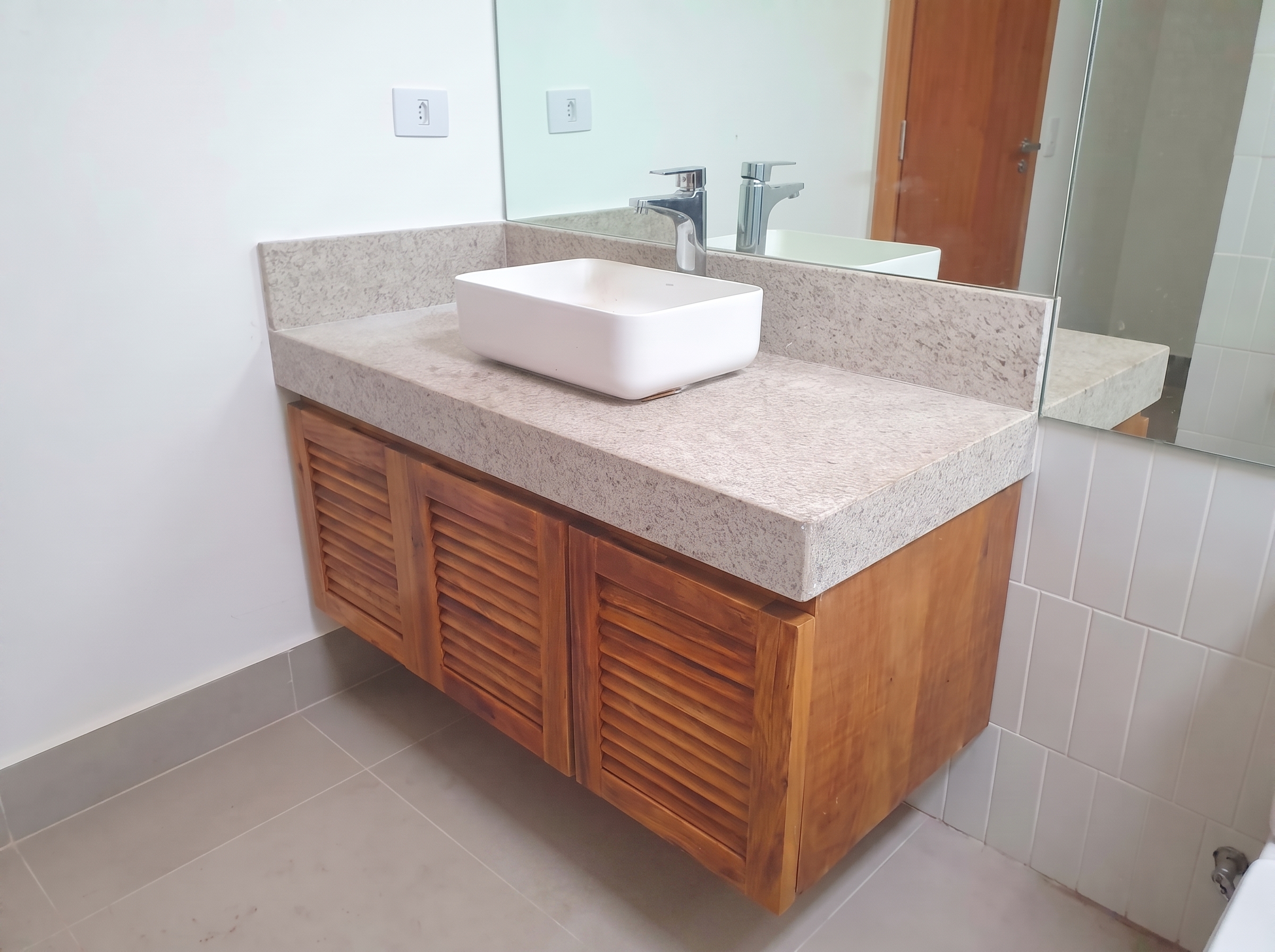 Gabinete para Banheiro modelo GB11